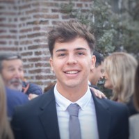Tomás